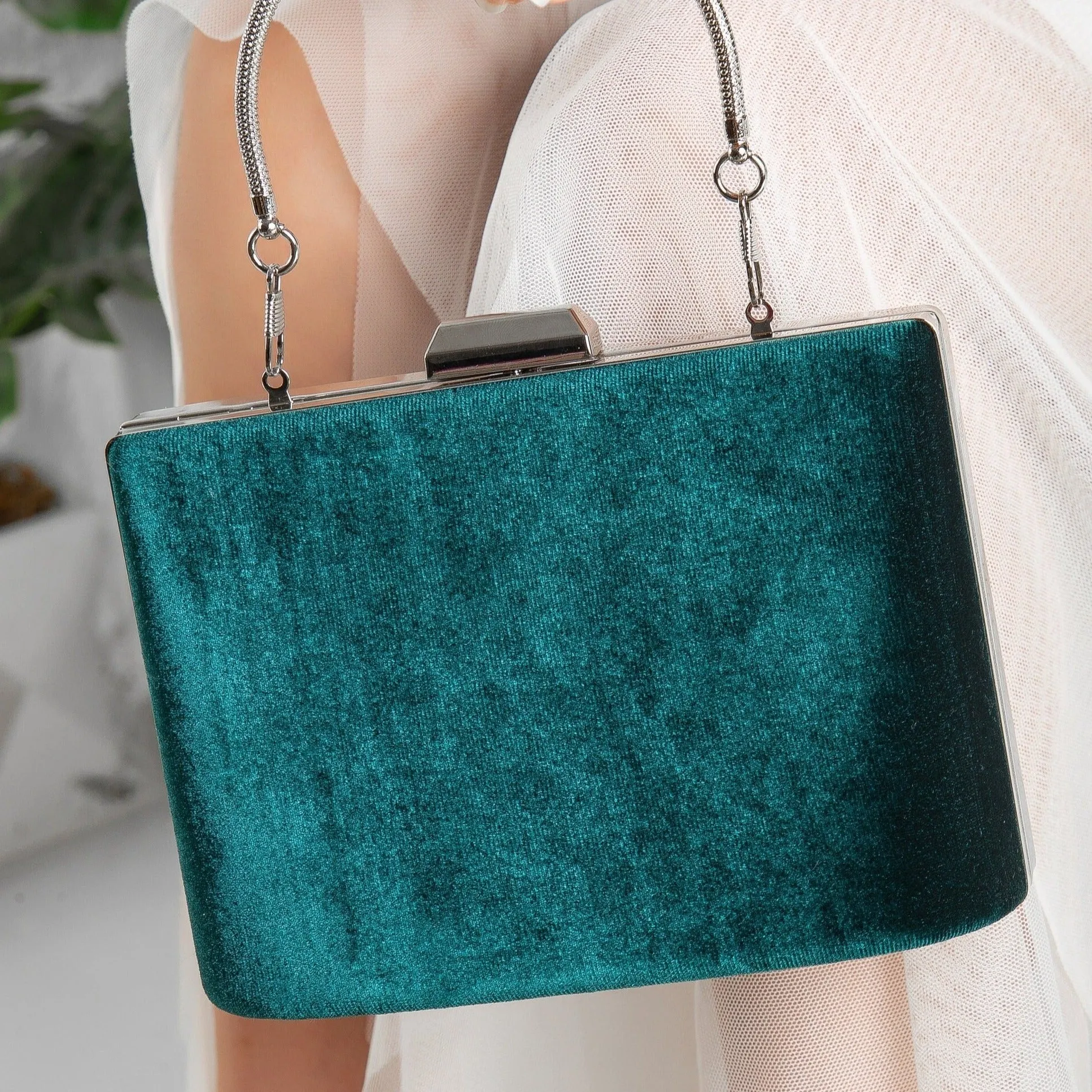 Alba - Emerald Green Velvet Clutch