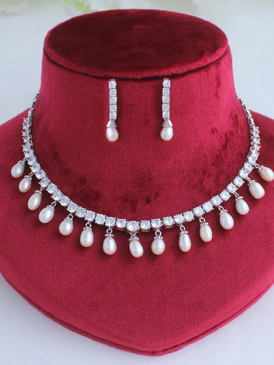 Amanaya Necklace Set