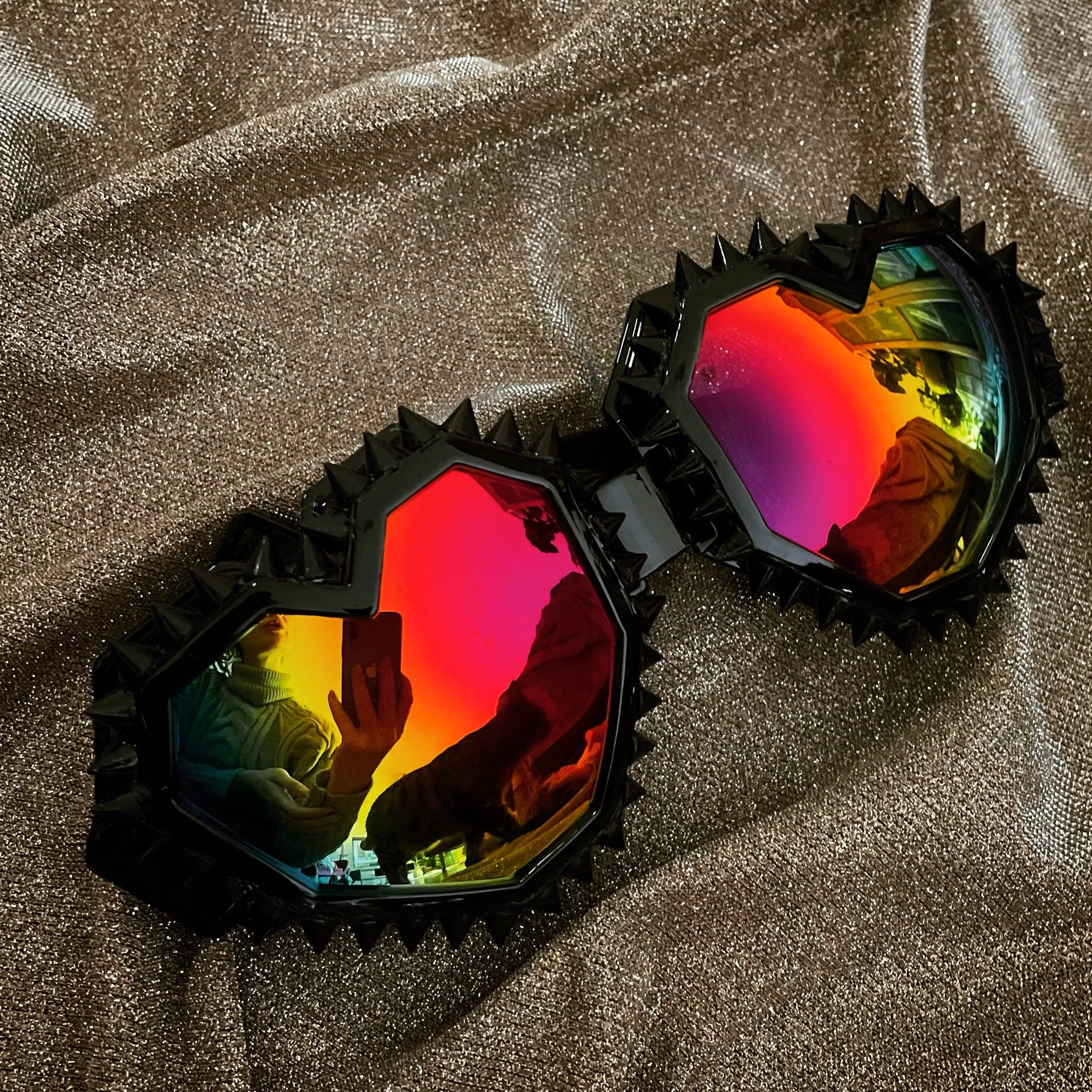 Burning Heart Goggles • Studded Heart-Shaped Mirrored Festival Goggles