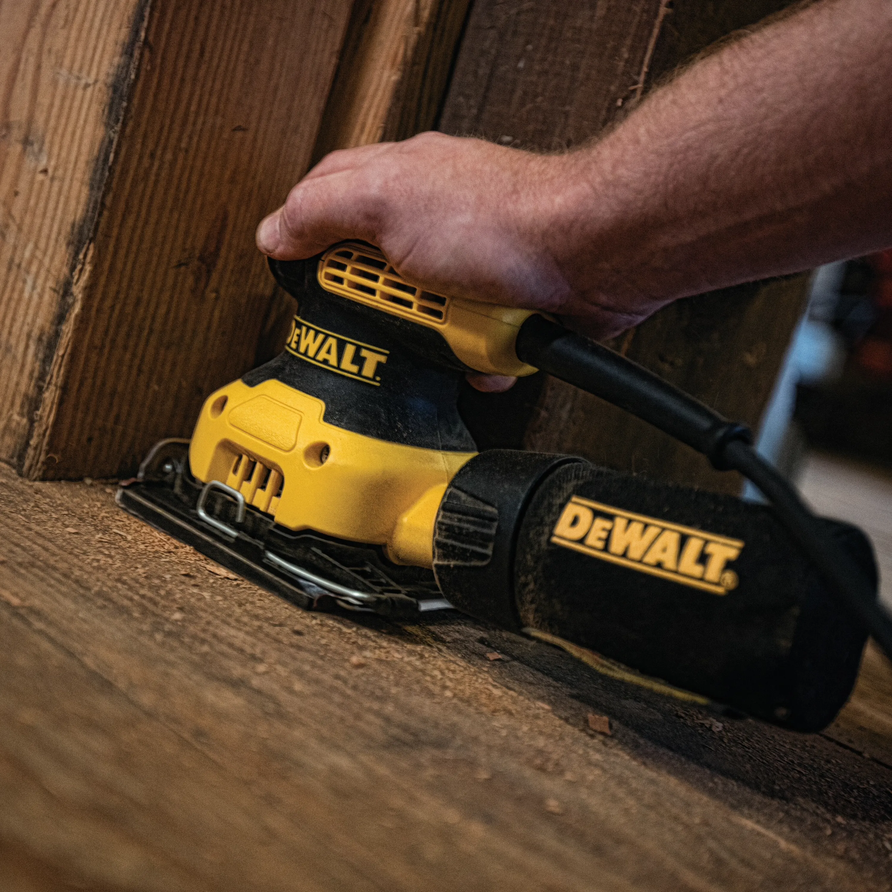 DeWalt DWE6411 Finishing Sander