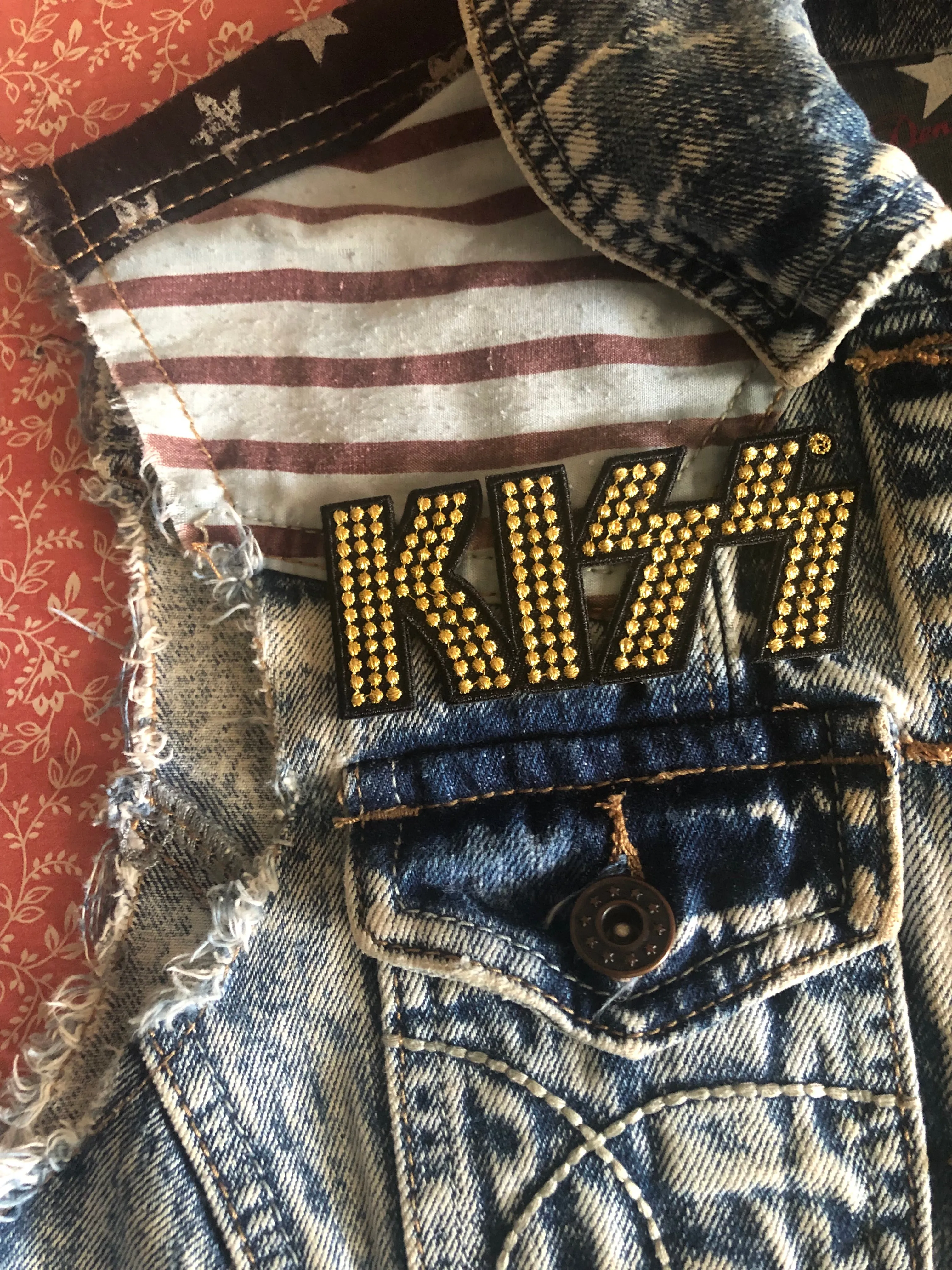 KISS Stars 'n' Stripes Denim Cut-Off Patch Jacket Love Gun Destroyer