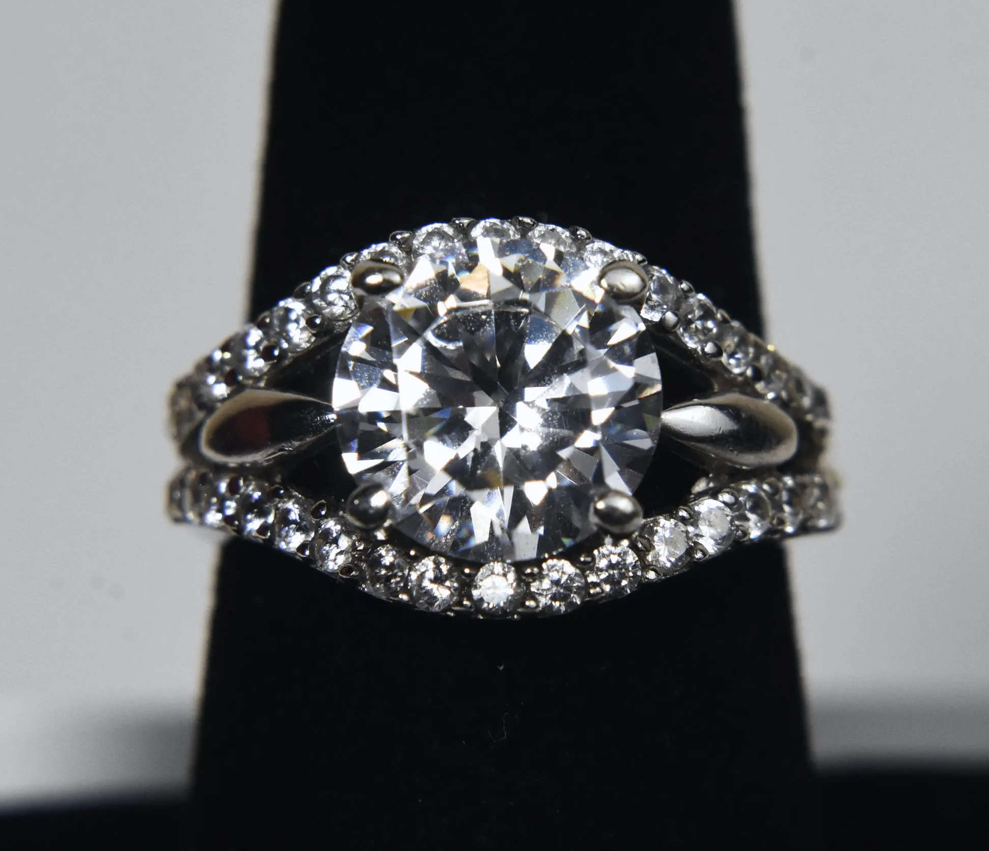 Sterling Silver Split Shank Cubic Zirconia Ring - Size 7