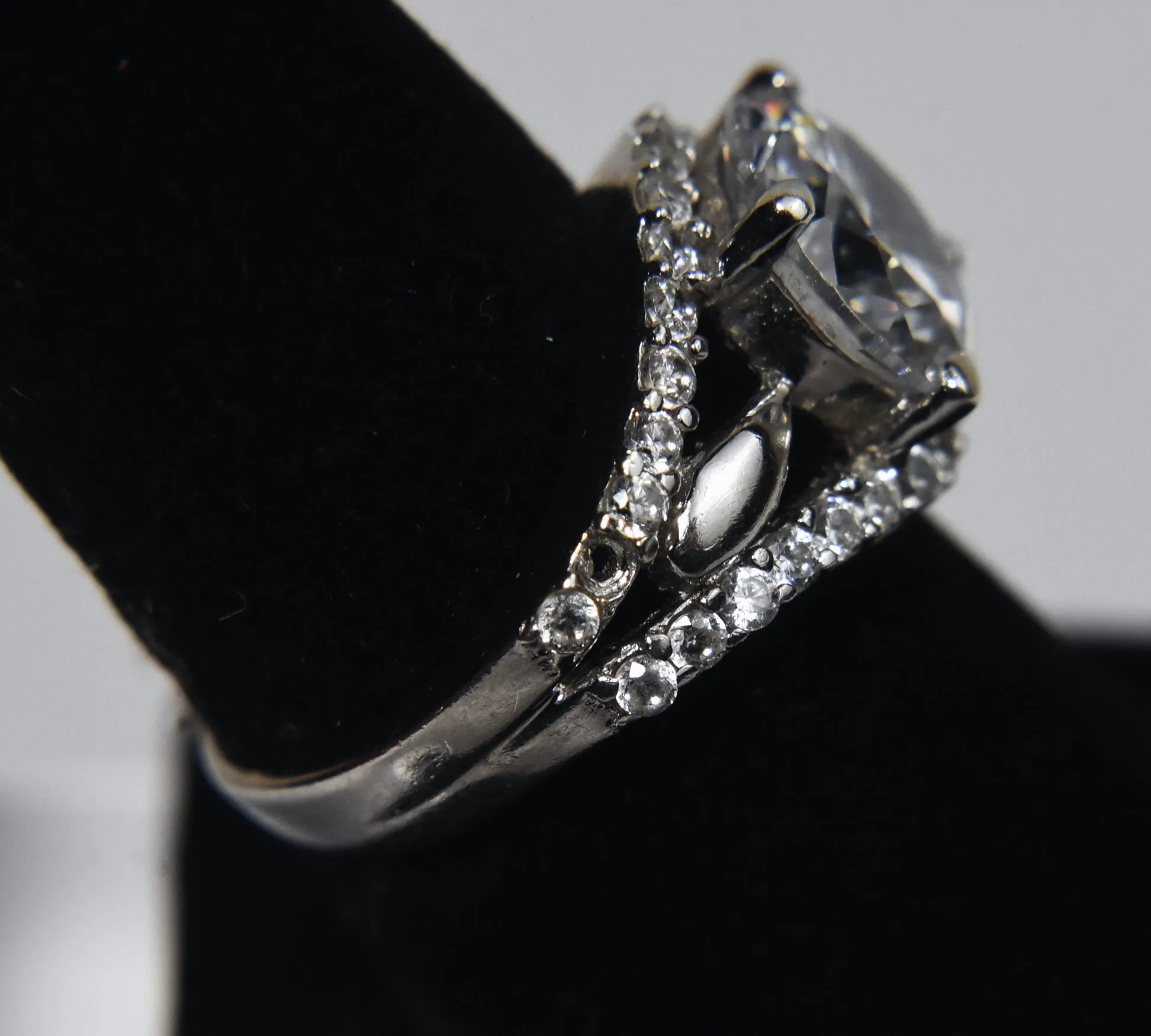 Sterling Silver Split Shank Cubic Zirconia Ring - Size 7